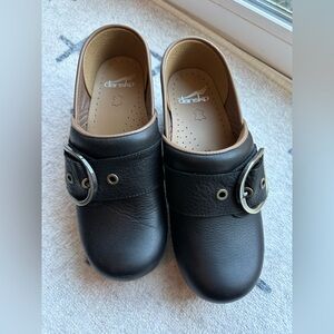 Dansko Pearson Tumbled Black Clogs with Buckle